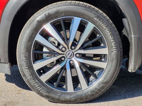 Certified 2024 Nissan Pathfinder Platinum w/ Black Appearance Package image 7