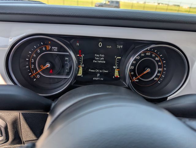 Used 2022 Jeep Gladiator Sport AWD/4WD image 13