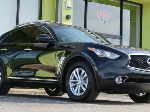 Used 2017 INFINITI QX70 3.7 w/ Premium Package image 6