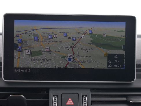 Used 2020 Audi Q5 e Prestige w/ Prestige Package image 19