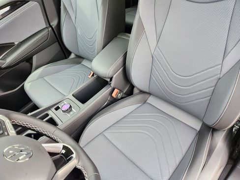 New 2026 Volkswagen Tiguan SE image 10