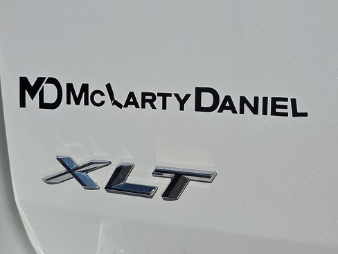 Used 2022 Ford Explorer XLT w/ Equipment Group 202A AWD/4WD image 9