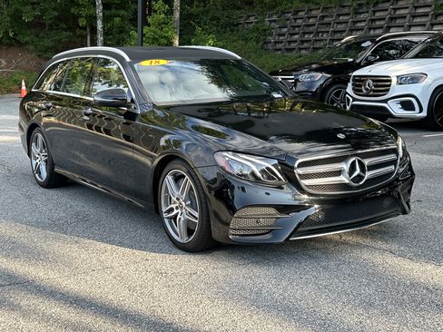 Used 2018 Mercedes-Benz E 400 4MATIC Wagon image 4
