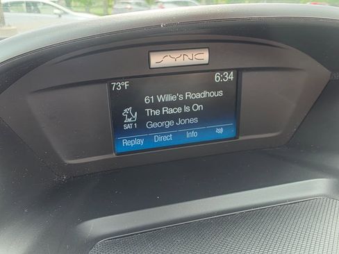 Used 2017 Ford Escape SE FWD image 3