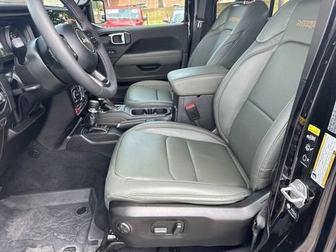 Certified 2025 Jeep Gladiator Mojave AWD/4WD image 10