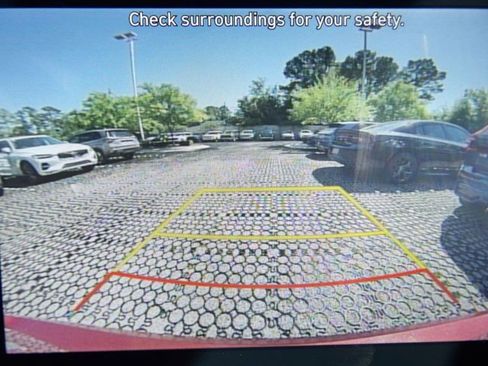 Used 2025 Hyundai Elantra SEL FWD image 21