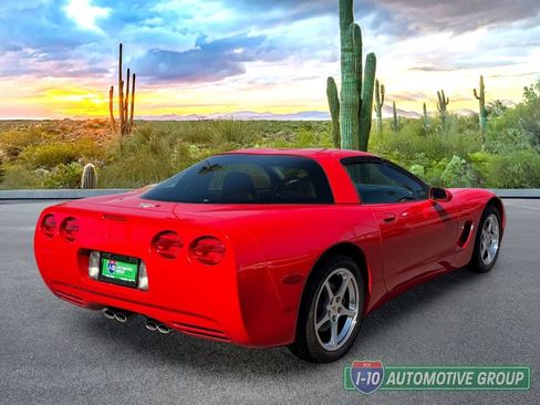 Used 2003 Chevrolet Corvette Coupe w/ Preferred Equipment Group RWD image 9