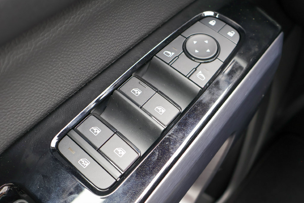 New 2026 Nissan Pathfinder SL FWD image 15