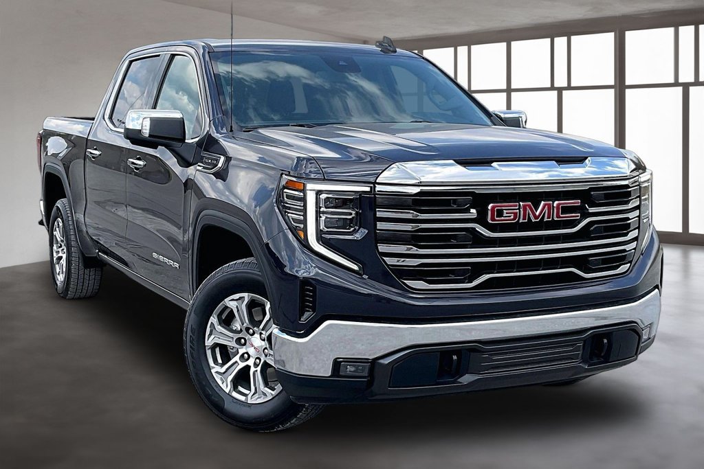 Used 2025 GMC Sierra 1500 SLT RWD image 3
