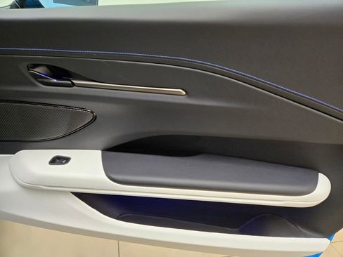 Used 2025 Aston Martin V8 Vantage Coupe image 26