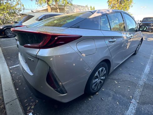 Used 2021 Toyota Prius Prime Limited w/ Carpet Mat Package (TMS) FWD image 4