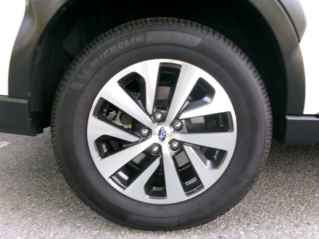 Used 2023 Subaru Outback Premium AWD/4WD image 36