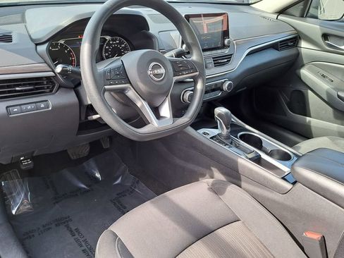 Used 2024 Nissan Altima 2.5 SV image 7