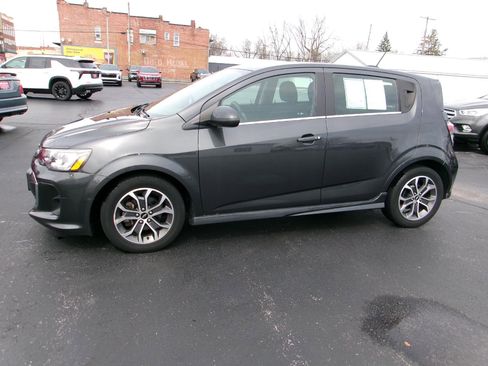 Used 2019 Chevrolet Sonic LT w/ Convenience Package FWD image 1