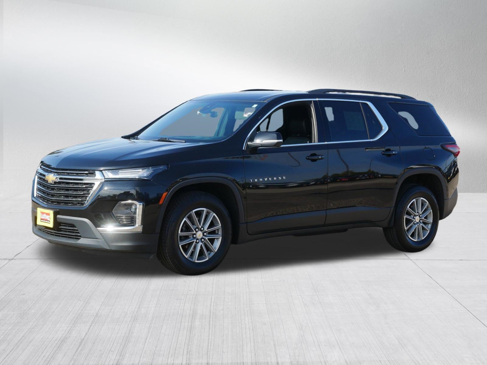 Used 2023 Chevrolet Traverse LT AWD/4WD image 3