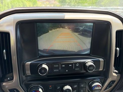 Used 2015 GMC Sierra 2500 Denali w/ Duramax Plus Package AWD/4WD image 23