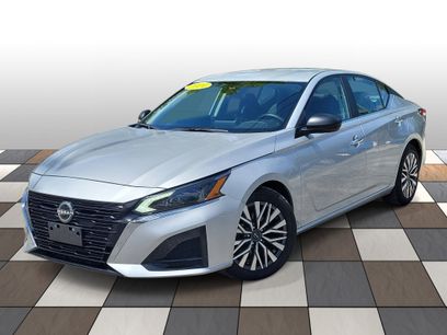 Used 2024 Nissan Altima 2.5 SV