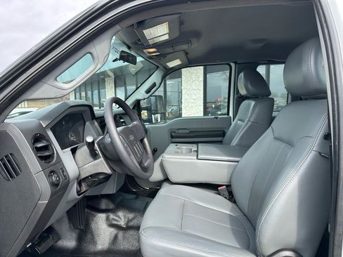 Used 2011 Ford F350 XL image 2