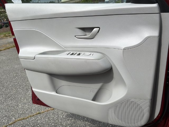 Certified 2025 Hyundai Kona SEL FWD image 30