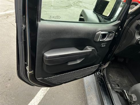 Used 2020 Jeep Wrangler Unlimited Sport AWD/4WD image 18