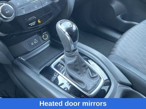 Used 2018 Nissan Rogue SV image 16