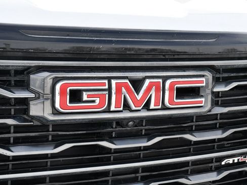 Used 2024 GMC Acadia AT4 w/ Luxury Package image 37