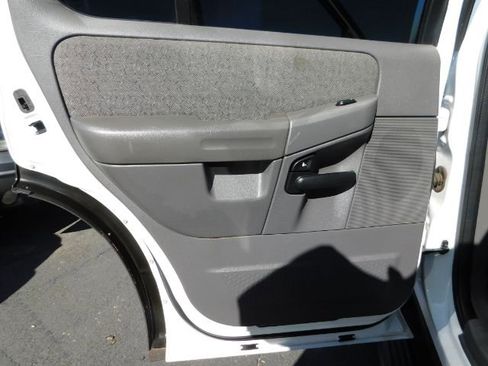 Used 2004 Ford Explorer XLS image 14