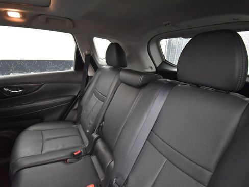 Used 2016 Nissan Rogue SL w/ SL Premium Package image 12