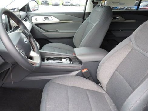 New 2026 Ford Explorer Active image 4