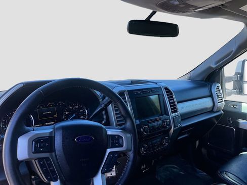 Used 2017 Ford F250 Lariat w/ Lariat Value Package image 9