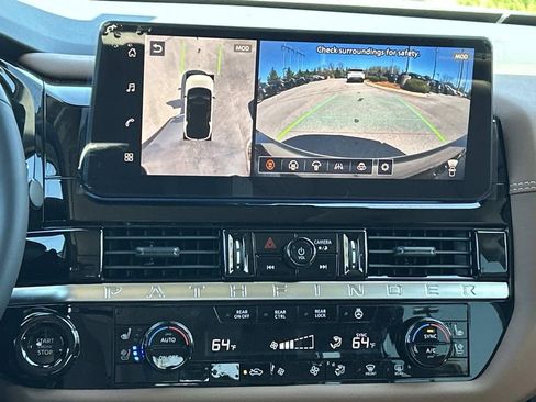 New 2026 Nissan Pathfinder Platinum w/ Lighting Package AWD/4WD image 25
