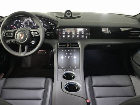 Used 2025 Porsche Taycan image 21