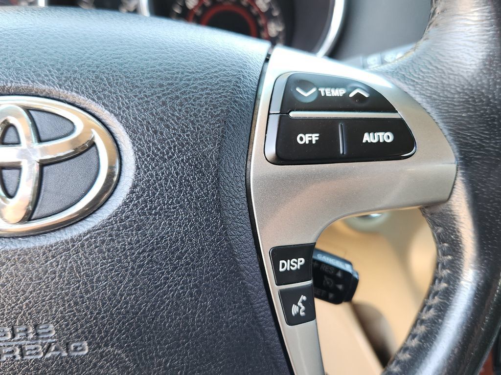 Used 2011 Toyota Highlander Limited w/ Tow Pkg AWD/4WD image 16