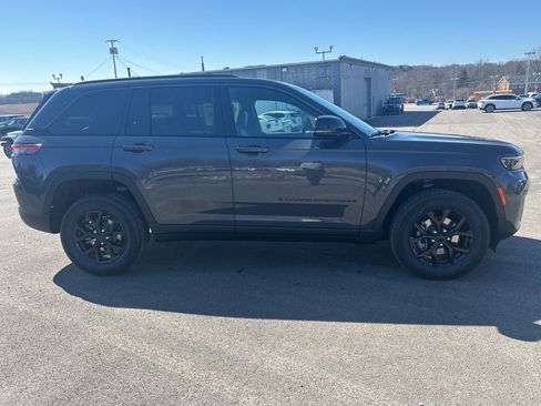 New 2026 Jeep Grand Cherokee Altitude AWD/4WD image 6