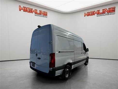 Used 2025 Mercedes-Benz Sprinter 2500 image 5