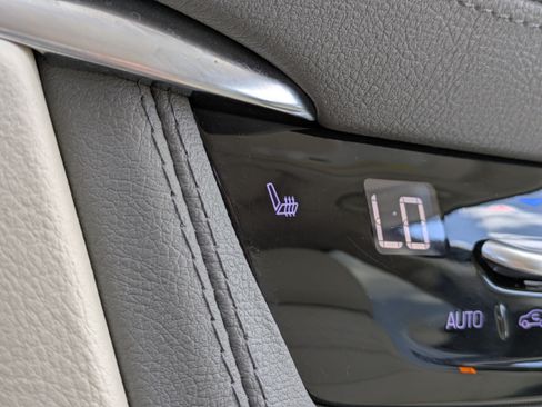Certified 2023 Cadillac XT5 Premium Luxury w/ LPO, Premium Carpet Package FWD image 28