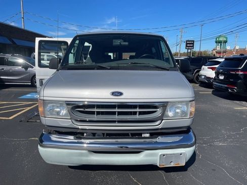 Used 2002 Ford E-150 and Econoline 150 image 5