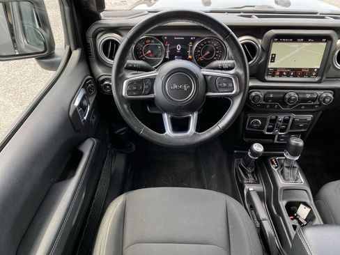 Used 2022 Jeep Wrangler Unlimited Sahara AWD/4WD image 14