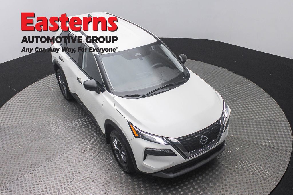 Used 2023 Nissan Rogue S AWD/4WD image 5