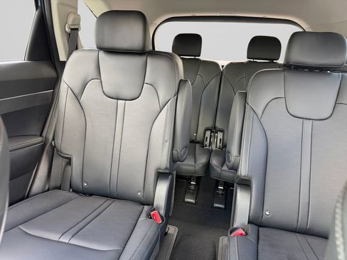 Used 2025 Kia Sorento EX AWD/4WD image 16