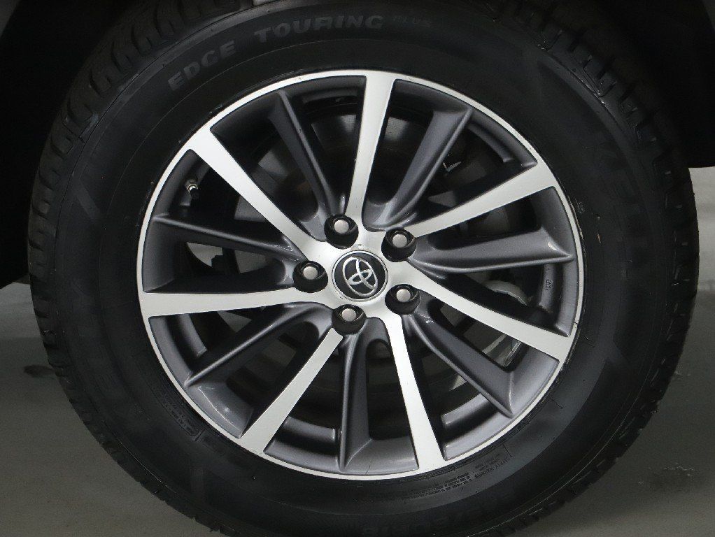 Used 2019 Toyota Highlander XLE FWD image 40