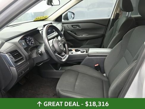 Used 2024 Nissan Rogue S image 17