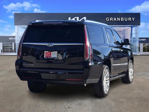 Used 2018 Cadillac Escalade ESV Platinum image 4