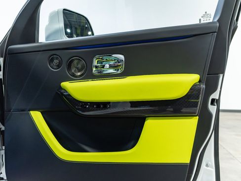 Used 2025 Rolls-Royce Cullinan Black Badge image 34