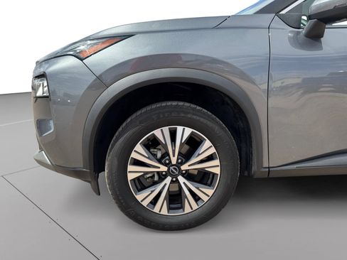 Used 2022 Nissan Rogue SV FWD image 9