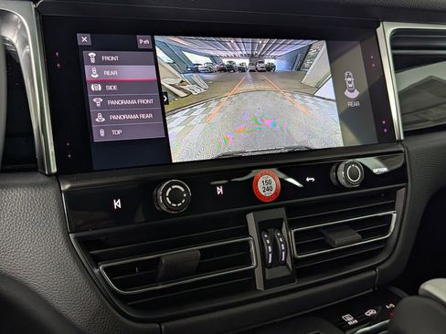 New 2026 Porsche Macan AWD/4WD image 31