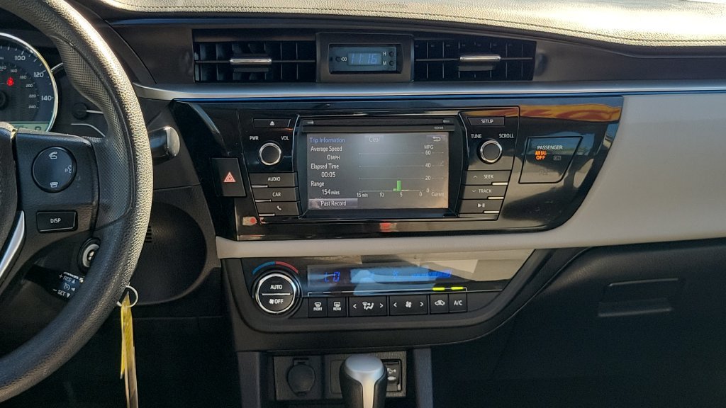 Used 2014 Toyota Corolla LE FWD image 13