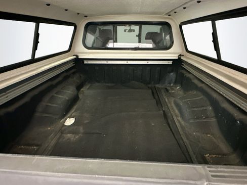 Used 2011 Nissan Frontier SV w/ SV Premium Utility Pkg AWD/4WD image 28