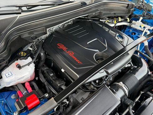 Used 2024 Alfa Romeo Stelvio Veloce image 17