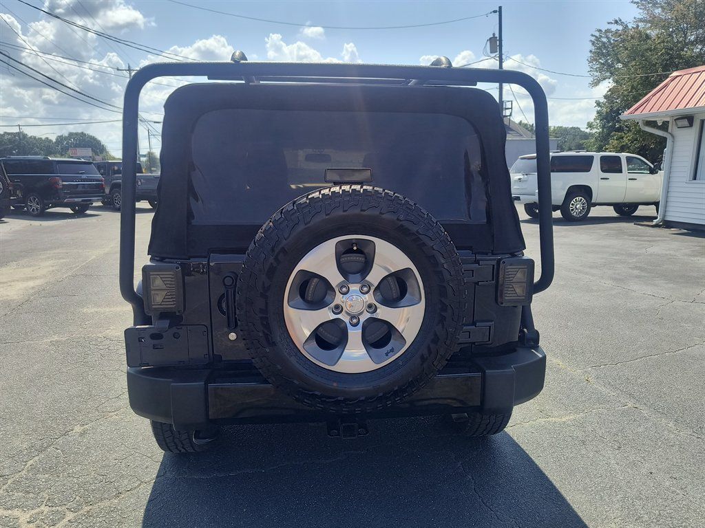 Used 2017 Jeep Wrangler Unlimited Sahara w/ Max Tow Package AWD/4WD image 4